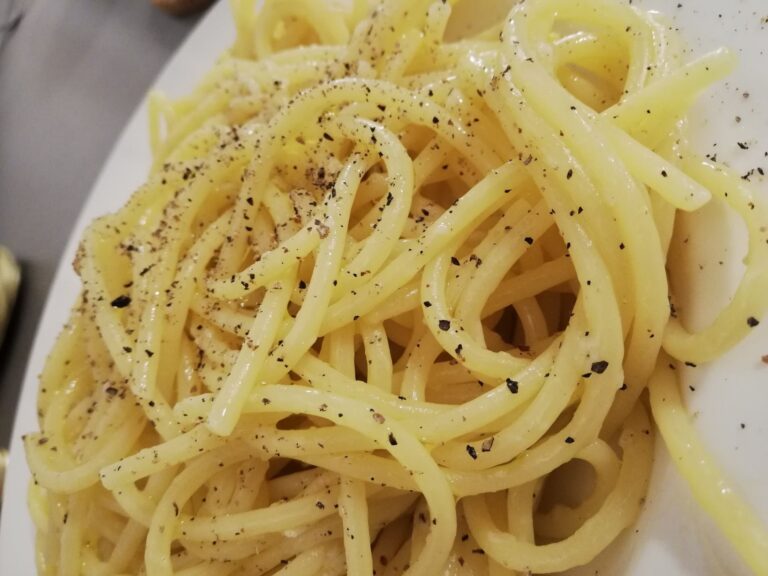 B cucina pasta cacio e pepe spaghettoni